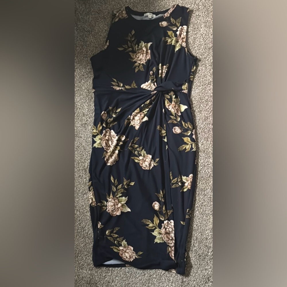Nine Britton Navy Floral Midi Dress